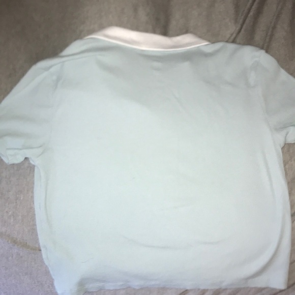 Collared Crop Top - Picture 3 of 4